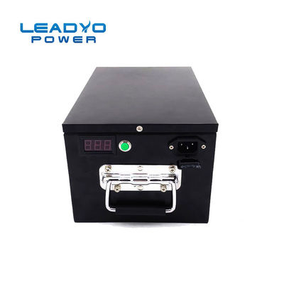 購入 ハンドルが付いている48V 50Ah LiFePO4のゴルフ カート電池の耐久の鋼鉄箱 オンライン製造